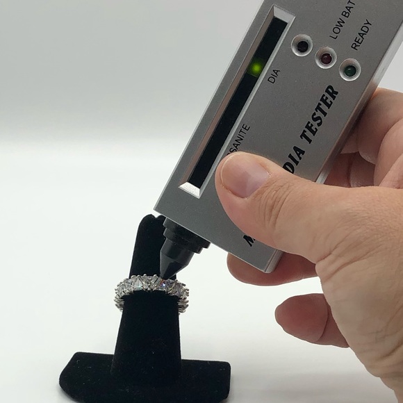 18k 6ct Trillion Eternity Band - Picture 12 of 16